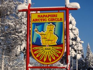 Joulutalo sijaitsee Joulupukin Pajakylässä Rovaniemen Napapiirillä
